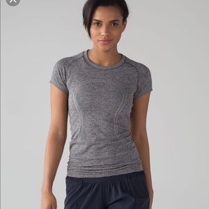 Brand new lululemon swiftly tech s/s crew. Size 8
